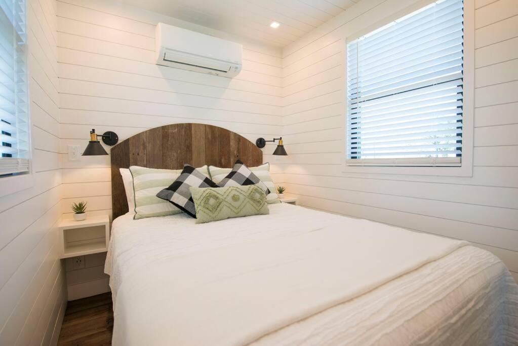 Container Home With Rooftop Views And Pickleball-Pecan Grove Bellmead Εξωτερικό φωτογραφία