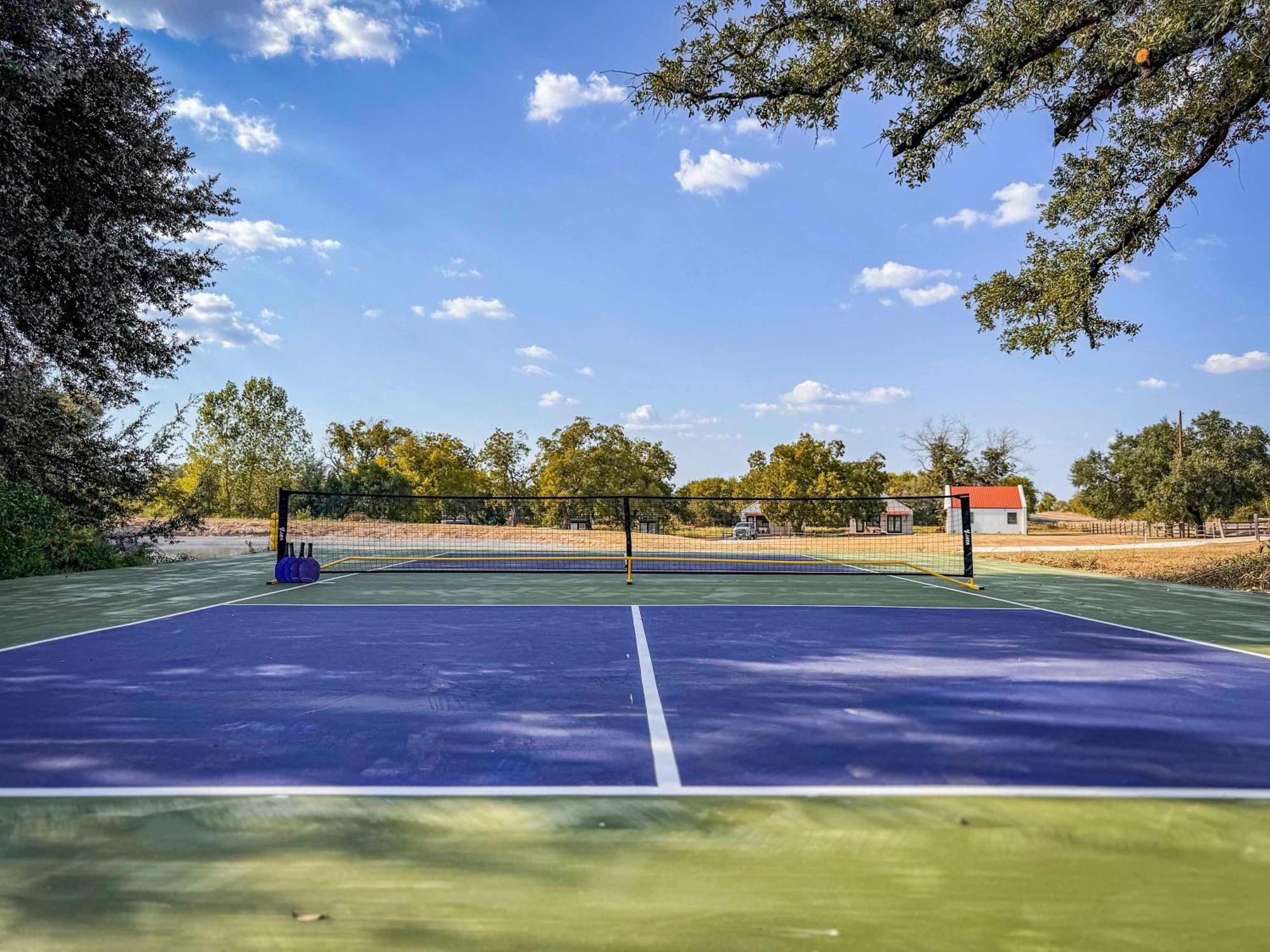 Container Home With Rooftop Views And Pickleball-Pecan Grove Bellmead Εξωτερικό φωτογραφία