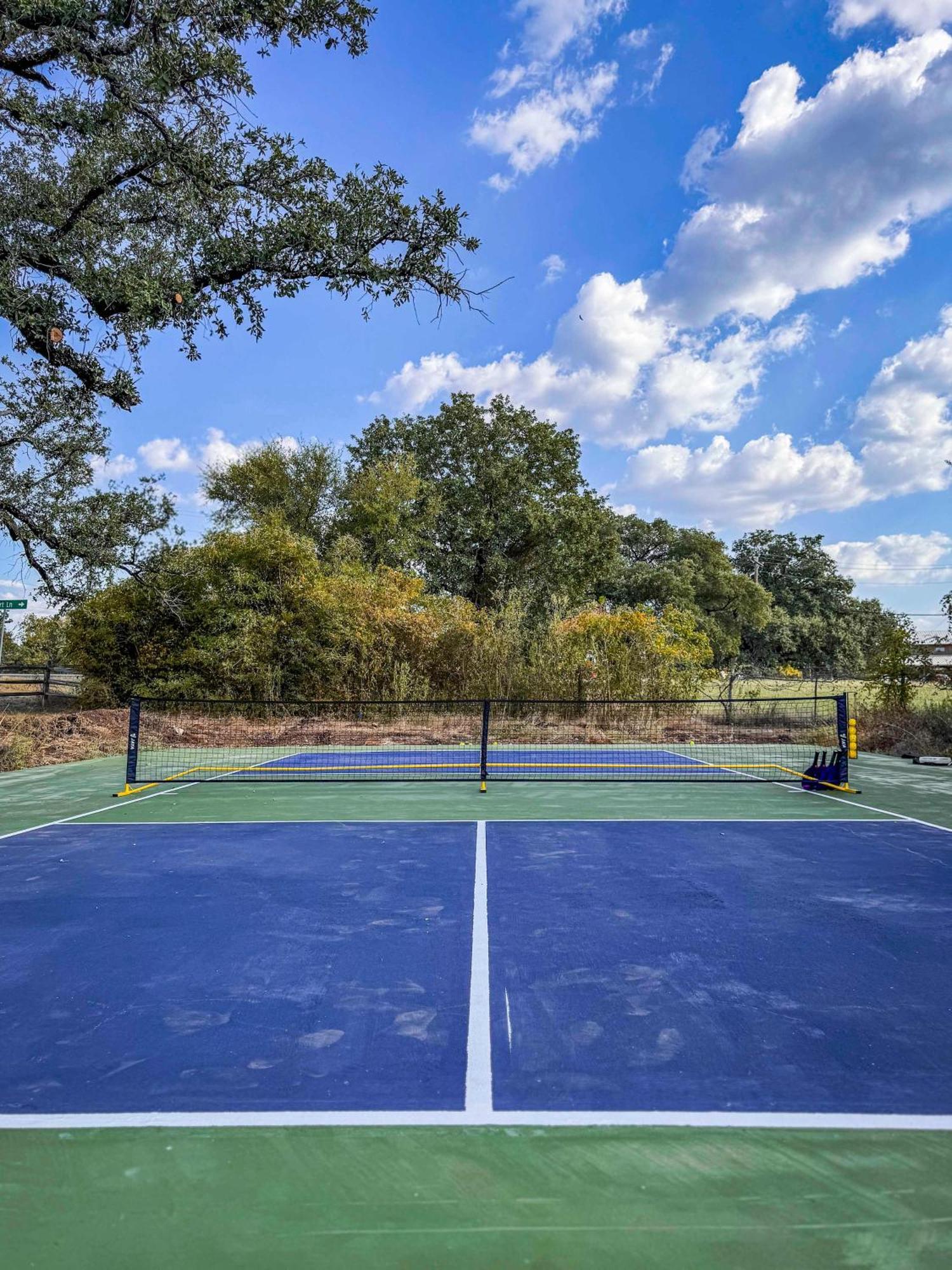 Container Home With Rooftop Views And Pickleball-Pecan Grove Bellmead Εξωτερικό φωτογραφία