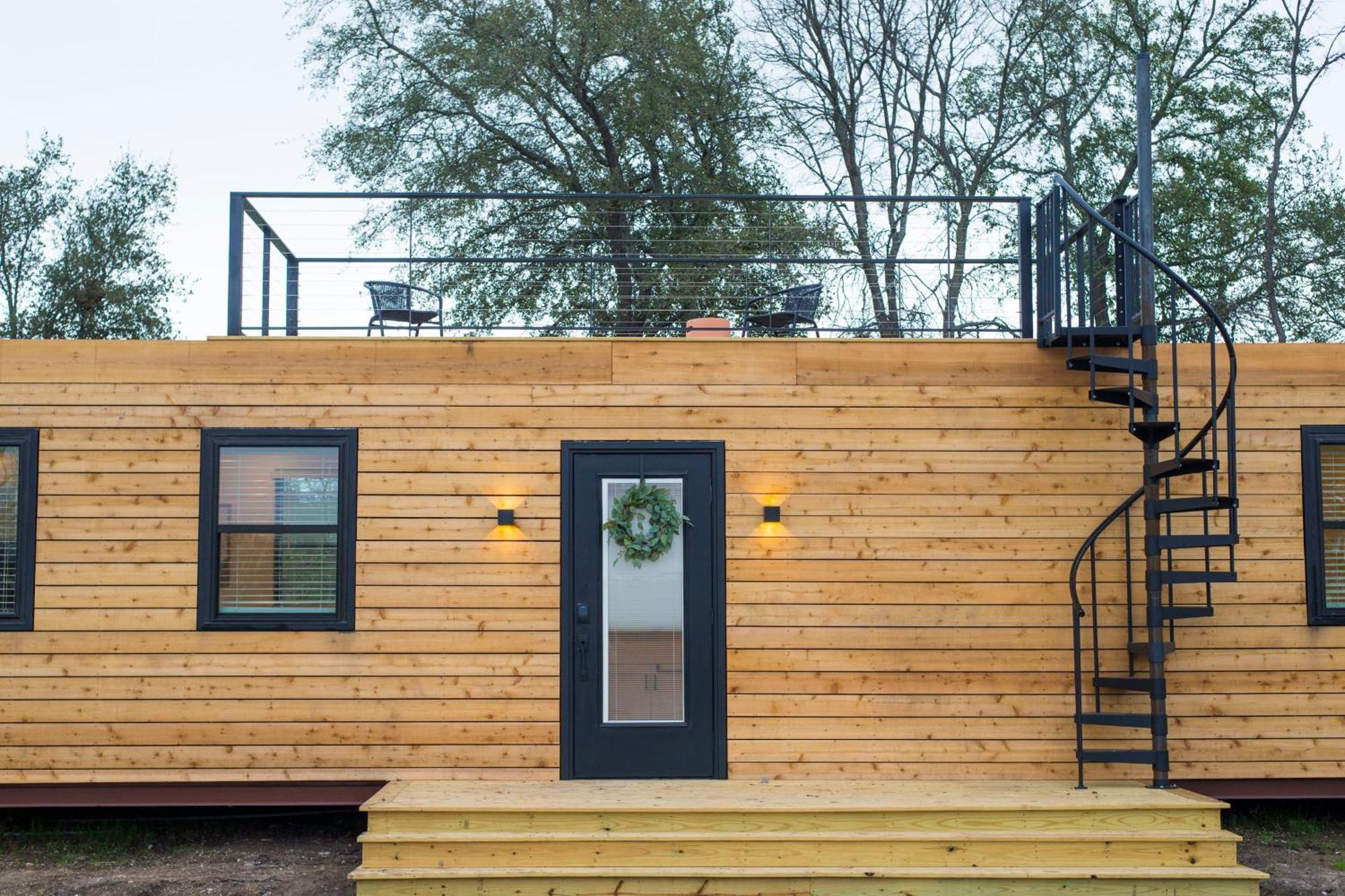 Container Home With Rooftop Views And Pickleball-Pecan Grove Bellmead Εξωτερικό φωτογραφία