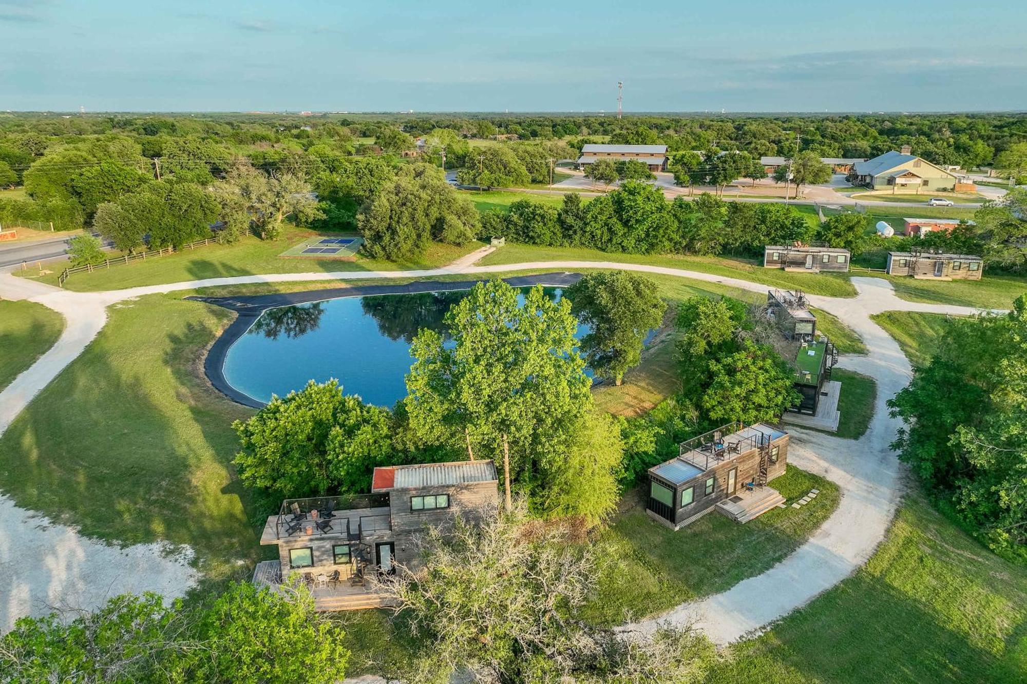 Container Home With Rooftop Views And Pickleball-Pecan Grove Bellmead Εξωτερικό φωτογραφία